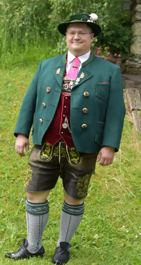bayrische-tracht-maennlich